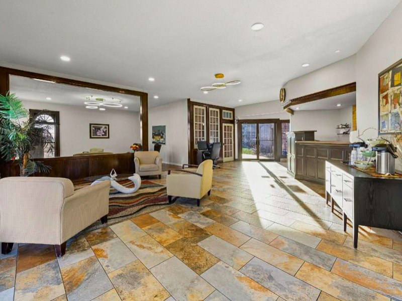 Suburban Studios Kansas City Airport Northの写真