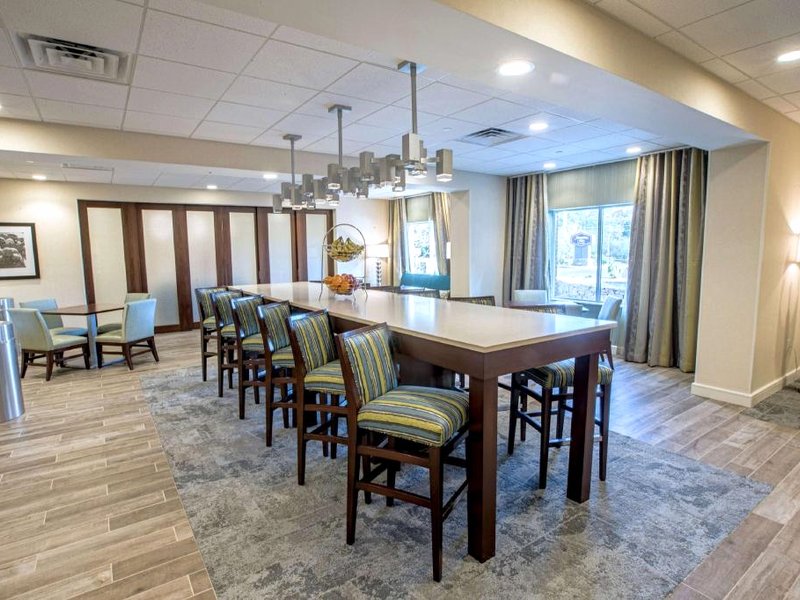 ハンプトン イン エームズベリー (Hampton Inn Amesbury)の写真