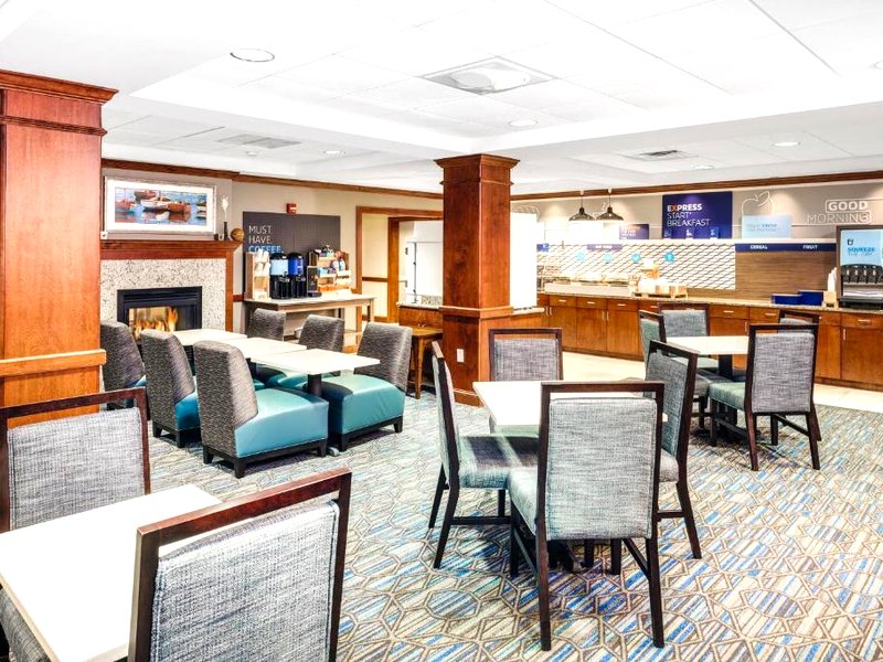Holiday Inn Express Hotel & Suites Hampton South-Seabrook By IHGの写真