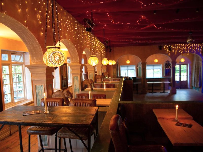 Trading Boundariesの写真