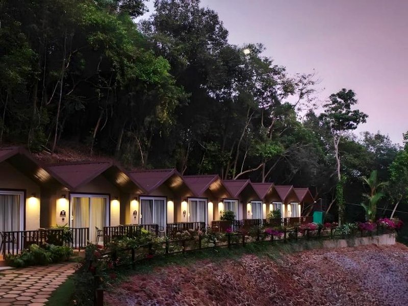 Stone Wood Nature Resort, Gokarnaの写真