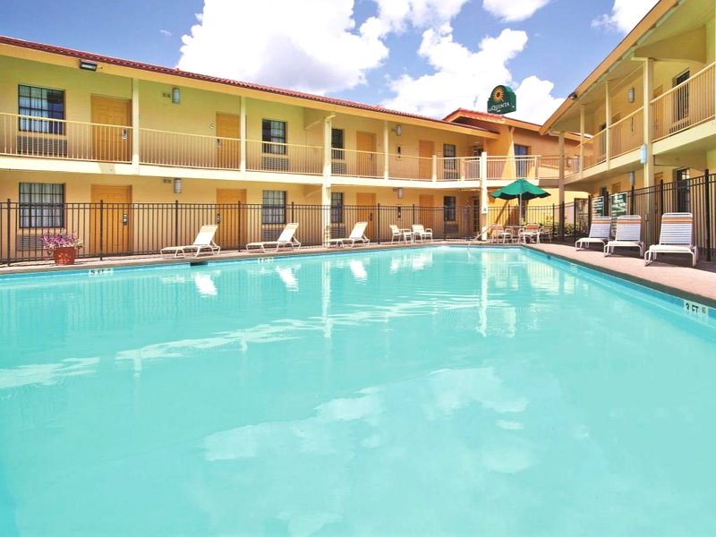 Howard Johnson by Wyndham Columbus Fort Mooreの写真