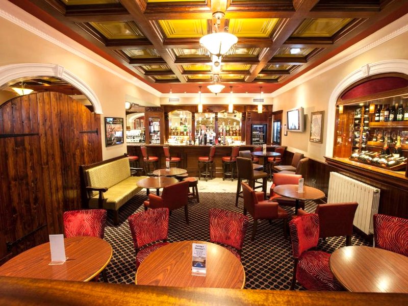 アデア アームズ ホテル (Adair Arms Hotel)の写真