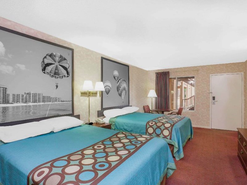 Super 8 By Wyndham Decatur Pricevilleの写真