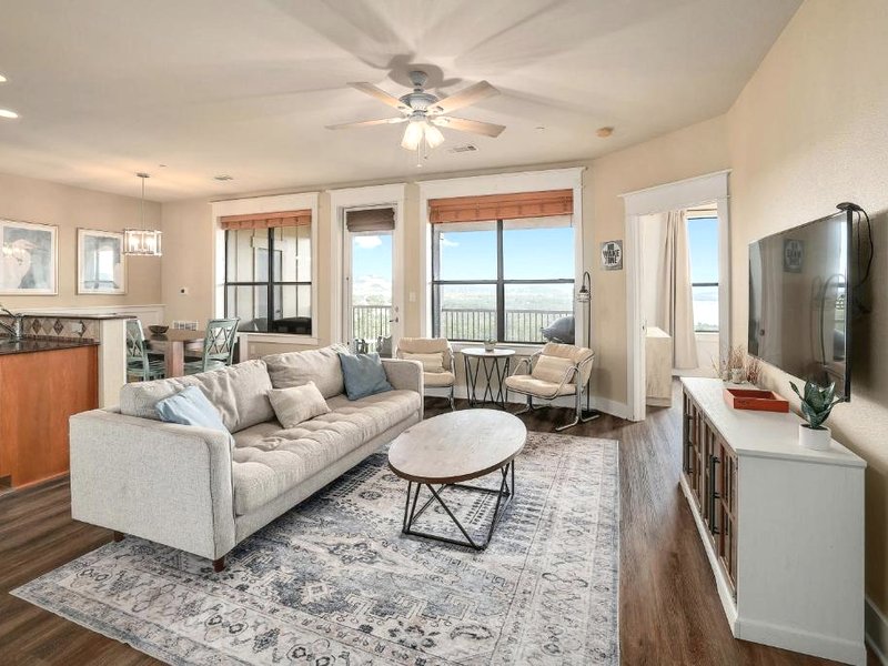 Hill Country Hideaway - The Hollows by Lake Travisの写真