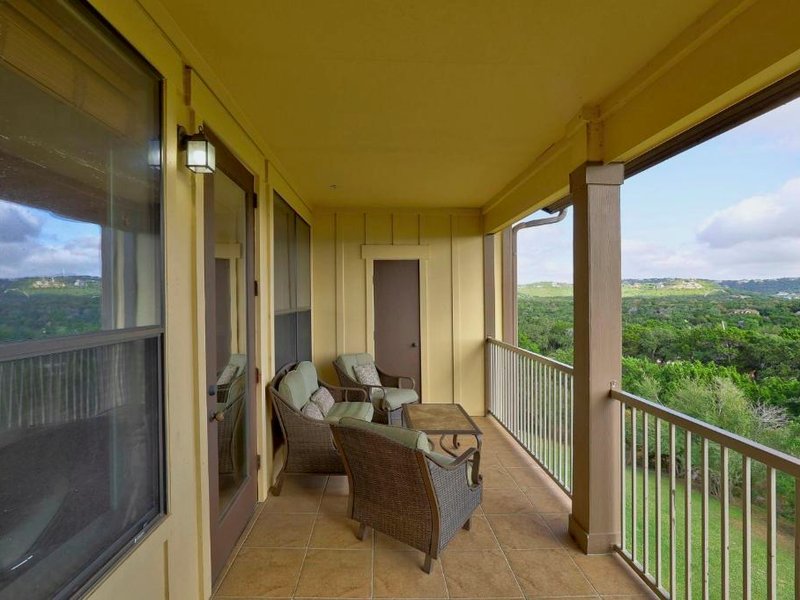 Hill Country Hideaway - The Hollows by Lake Travisの写真