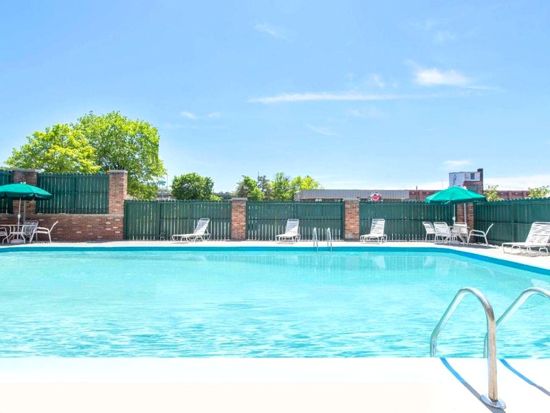 Ramada By Wyndham Cumberland Downtownの写真