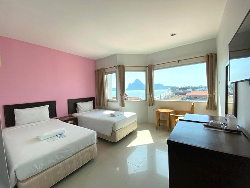 プラチュアップ ビーチ ホテル (Prachuap Beach Hotel)の写真