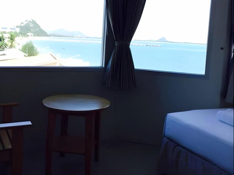プラチュアップ ビーチ ホテル (Prachuap Beach Hotel)の写真