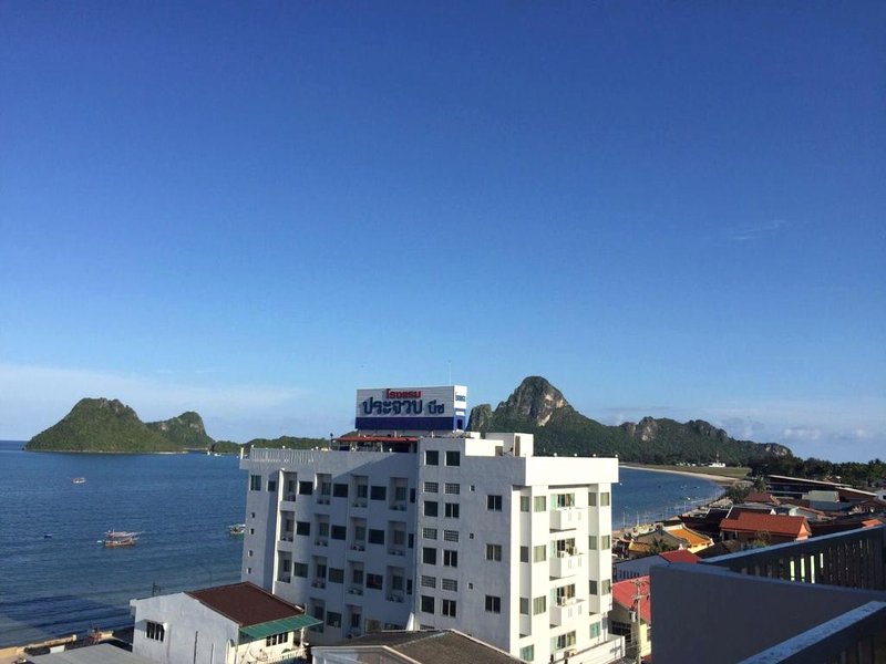 プラチュアップ ビーチ ホテル (Prachuap Beach Hotel)の写真