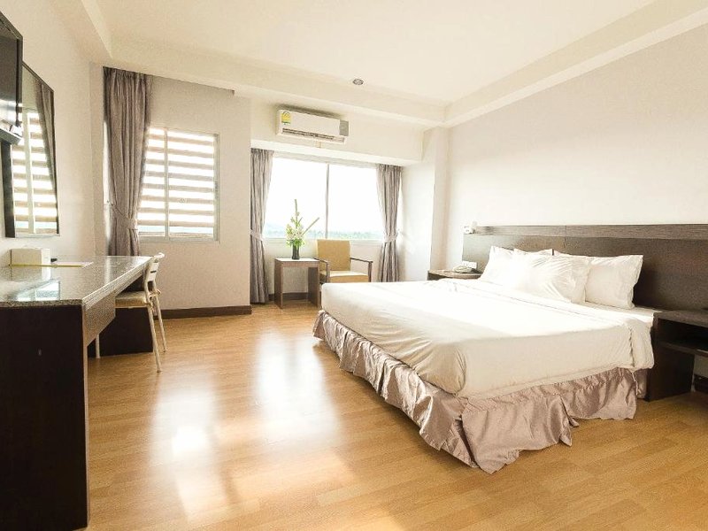 シンキアット ブリ ホテル (Sinkiat Buri Hotel)の写真