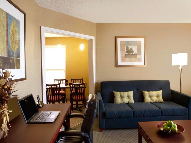 Travelodge by Wyndham Oshawa Whitbyの写真