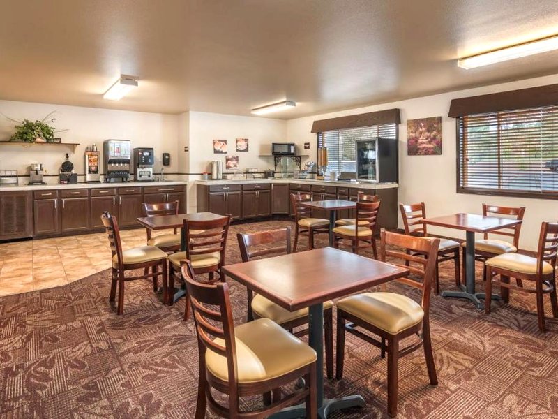 Colstrip Inn & Suitesの写真