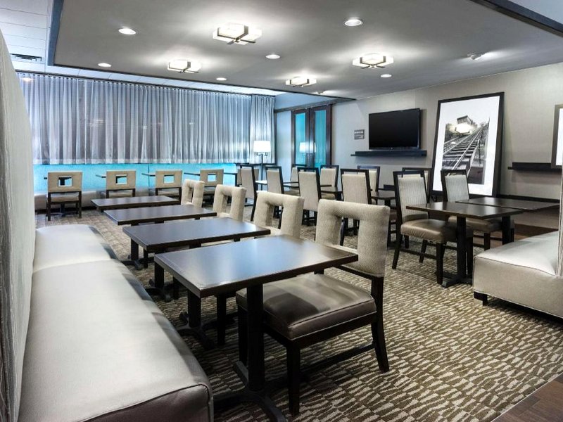 ハンプトン イン ピッツバーグ ユニバーシティ / メディカル センター (Hampton Inn Pittsburgh University/Medical Center)の写真