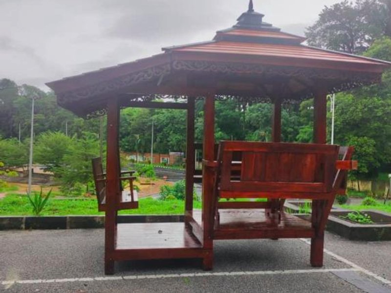 HOTEL KETENGAH TASIK KENYIRの写真