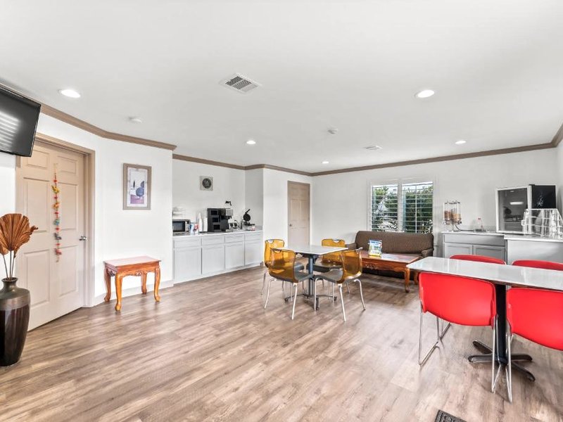 エグゼクティブ イン＆スイーツ マグノリア (Executive Inn & Suites Magnolia)の写真