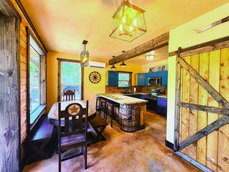 Waterfront Houston Hide out In A Magical Forestの写真