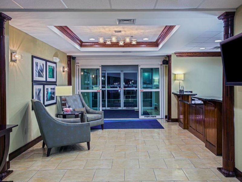 Holiday Inn Express Hotel & Suites Richmond By IHGの写真