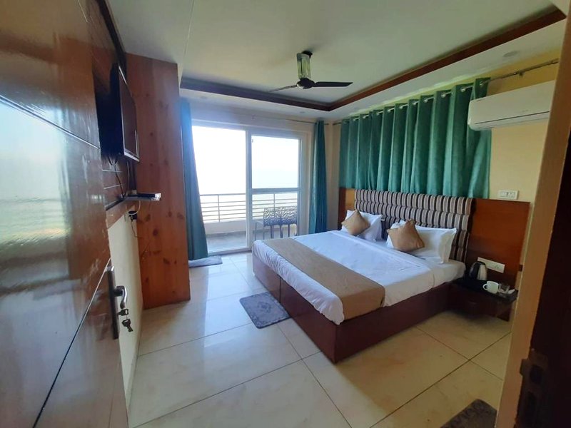 ［パルティ］ヴィラ（m²）｜ 8ベッドルーム／7バスルーム (PINE PEAK KASAULI)の写真