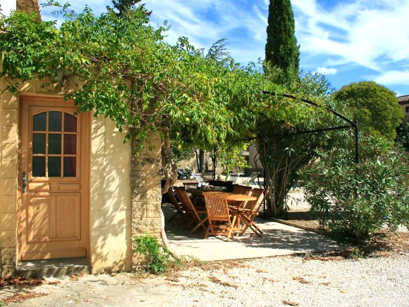 Maison de charme a Saint-Victor-la-Coste avec piscine partageeの写真