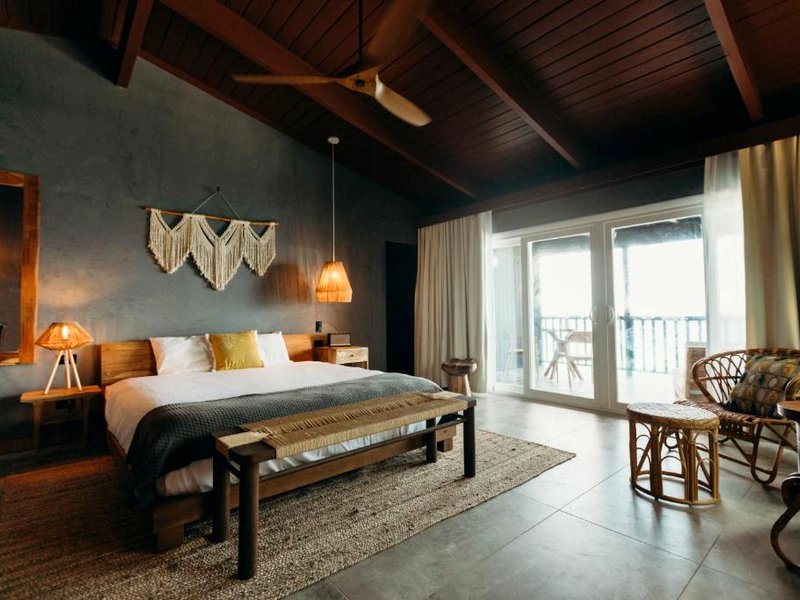 The Waves at Cane Bayの写真