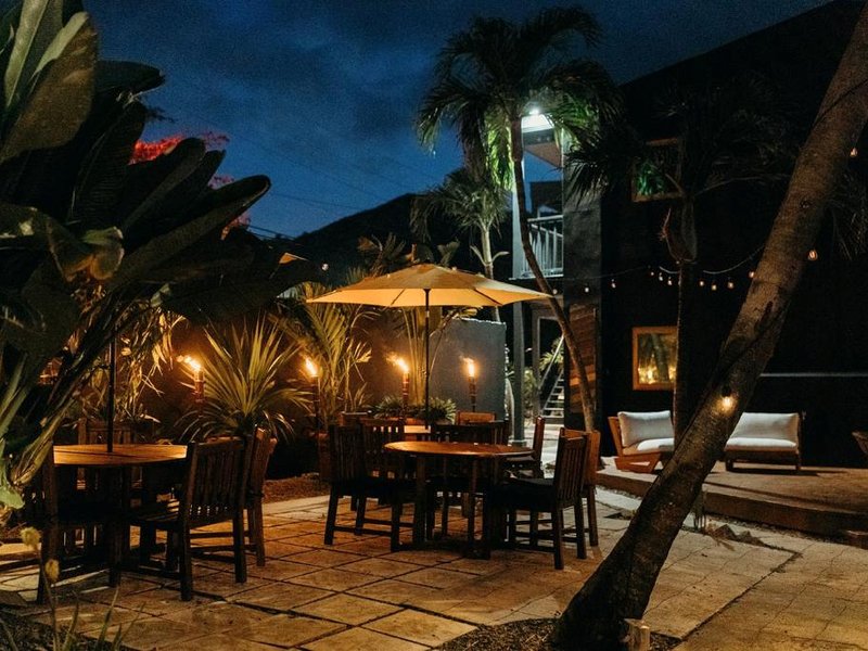 The Waves at Cane Bayの写真