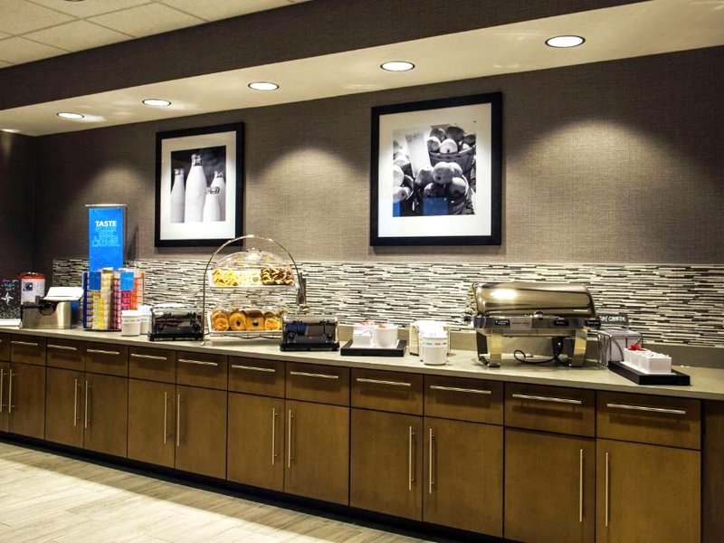 ハンプトン イン ＆ スイーツ フォックスボロ マンスフィールド (Hampton Inn & Suites Foxborough -Mansfield)の写真