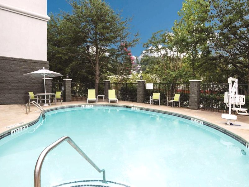 ラ キンタ イン&スイーツ バイ ウィンダム ケネソー (La Quinta Inn & Suites by Wyndham Kennesaw)の写真