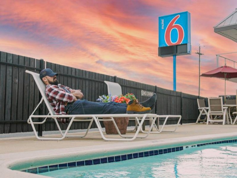 Motel 6 Hesperia, CA - West Main Street - I-15の写真