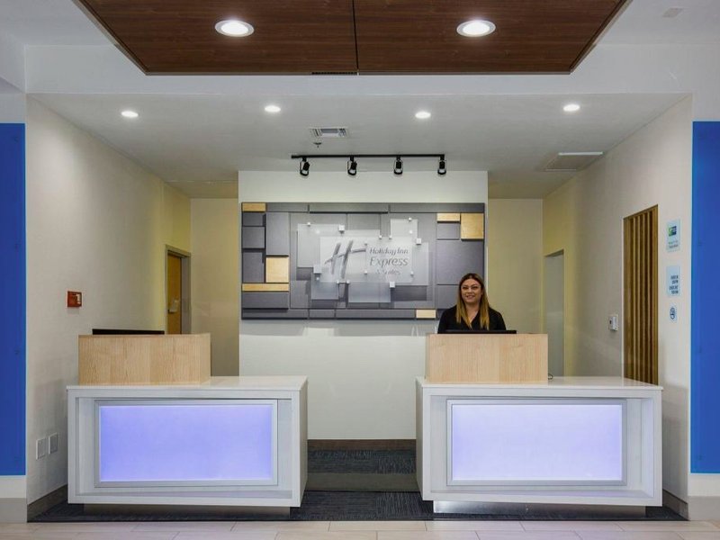 Holiday Inn Express Hotel & Suites Hesperia By IHGの写真