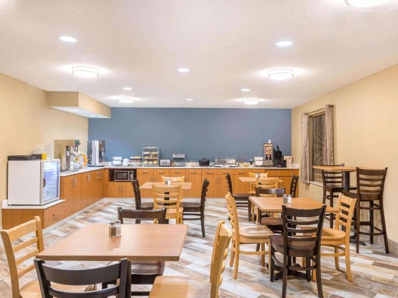 AmericInn by Wyndham Prairie du Chienの写真