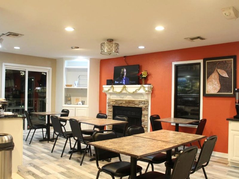 Hawthorn Extended Stay by Wyndham Wichitaの写真