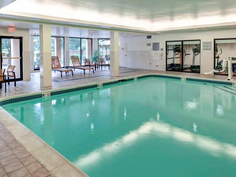 コートヤード ウィチタ イースト (Courtyard Wichita East)の写真