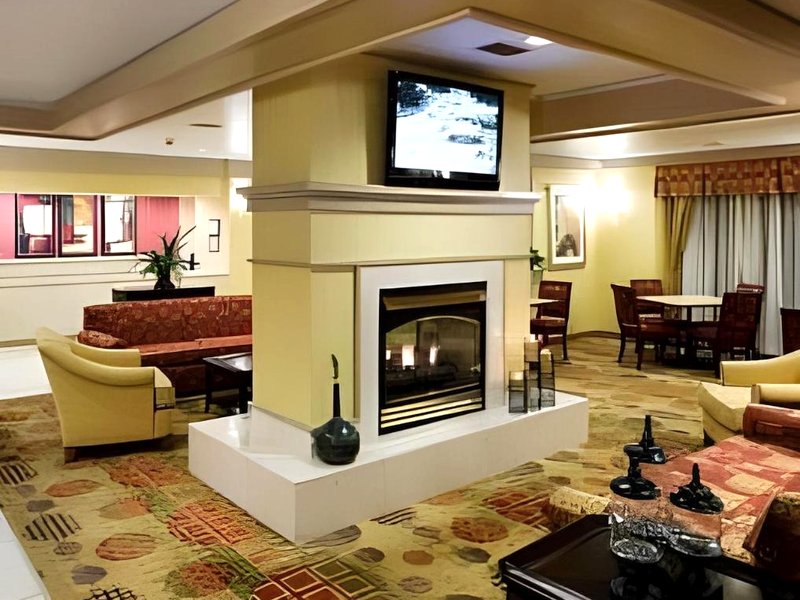 コートヤード ウィチタ イースト (Courtyard Wichita East)の写真