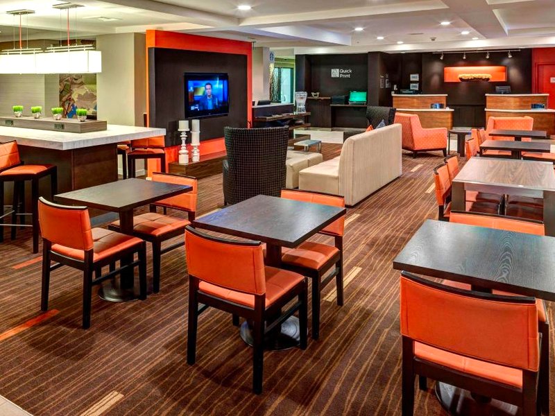 コートヤード ウィチタ イースト (Courtyard Wichita East)の写真