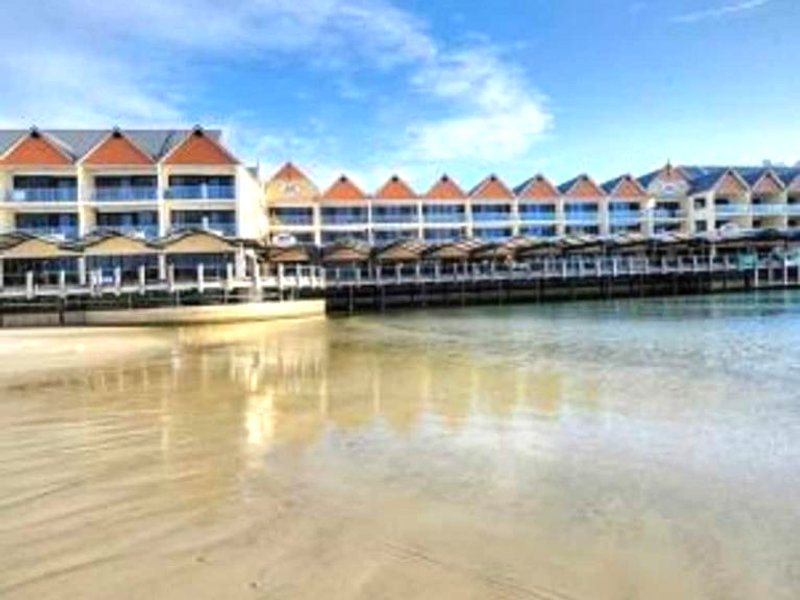 Dolphin Quay Apartments.の写真