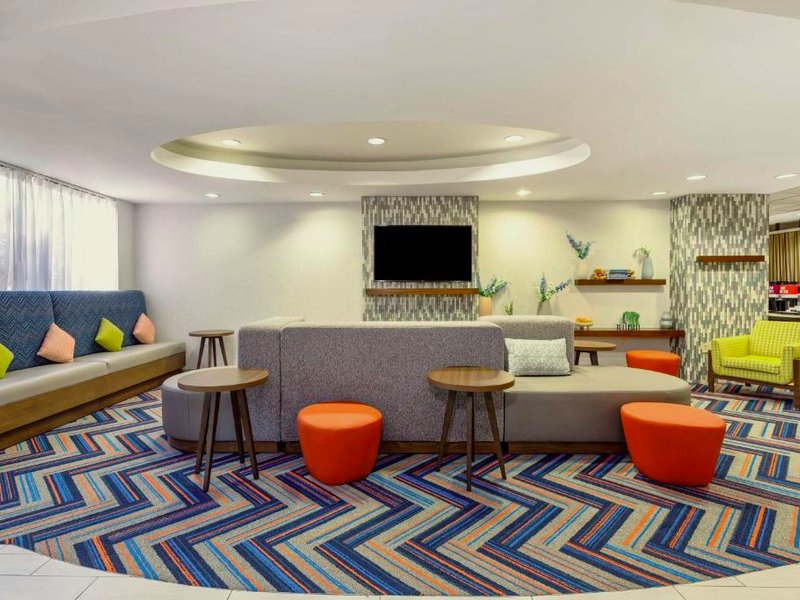 ハンプトン イン オーランド インターナショナル エアポート (Hampton Inn Orlando-International Airport)の写真