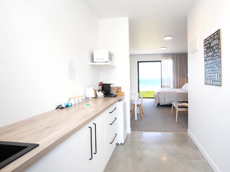 Views over Tasman, New luxury boutique studio overlooking the Tasman Seaの写真