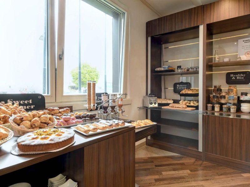 B&B ホテル トレント (B&B Hotel Trento)の写真