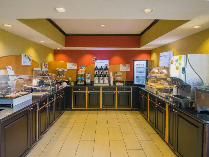 Holiday Inn Express Hotel & Suites Wauseon By IHGの写真