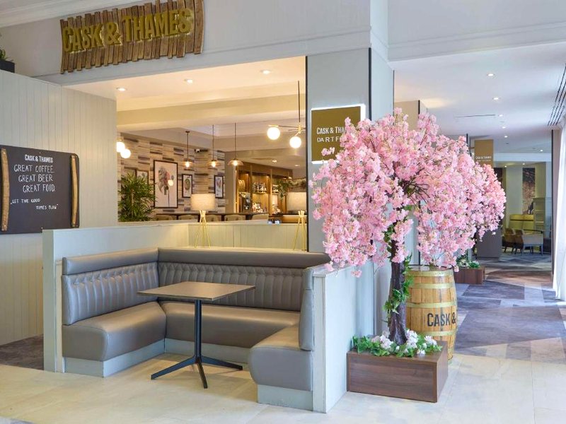 Doubletree by Hilton Dartford Bridgeの写真