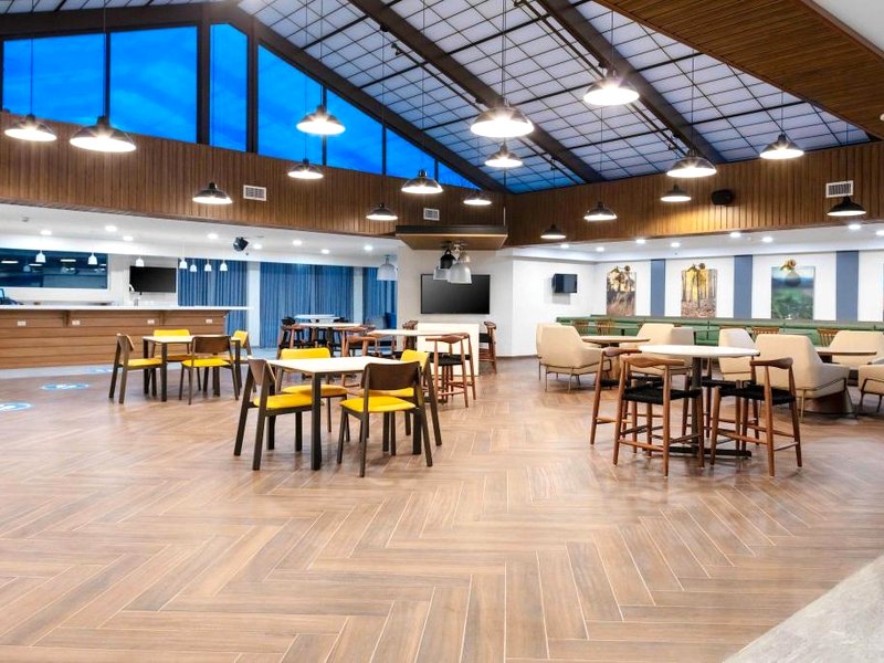 フェアフィールド イン ＆ スイーツ スプリングフィールド エンフィールド (Fairfield Inn & Suites Springfield Enfield)の写真