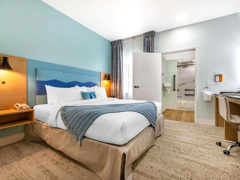 クオリティ スイーツ ダウンタウン サン ルイス オビスポ (Quality Suites Downtown San Luis Obispo)の写真