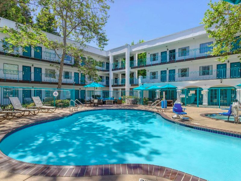 クオリティ スイーツ ダウンタウン サン ルイス オビスポ (Quality Suites Downtown San Luis Obispo)の写真