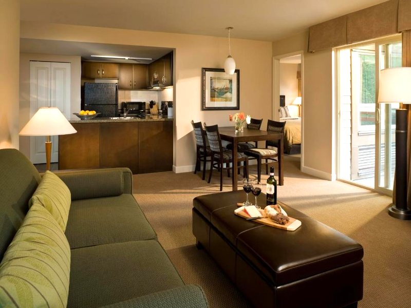 エグゼクティブ スイーツ ホテル アンド リゾート スカーミッシュ (Executive Suites Hotel and Resort, Squamish)の写真