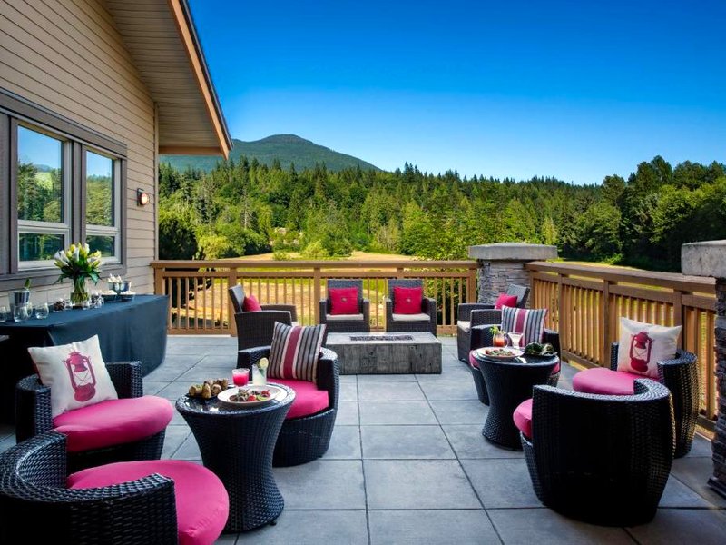 エグゼクティブ スイーツ ホテル アンド リゾート スカーミッシュ (Executive Suites Hotel and Resort, Squamish)の写真