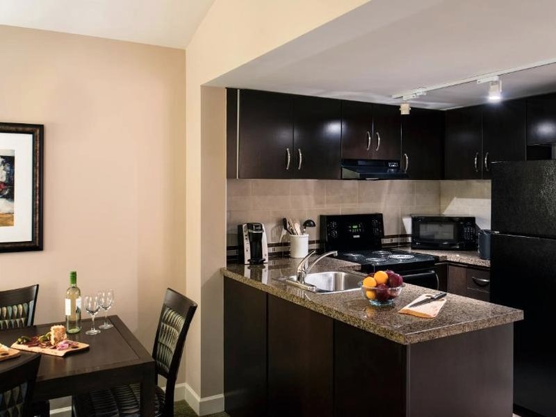 エグゼクティブ スイーツ ホテル アンド リゾート スカーミッシュ (Executive Suites Hotel and Resort, Squamish)の写真