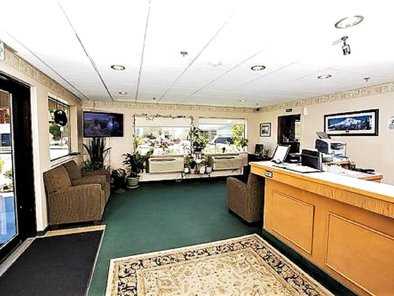 ビレッジ イン & スイーツ メリーズヴィル (Village Inn & Suites Marysville)の写真