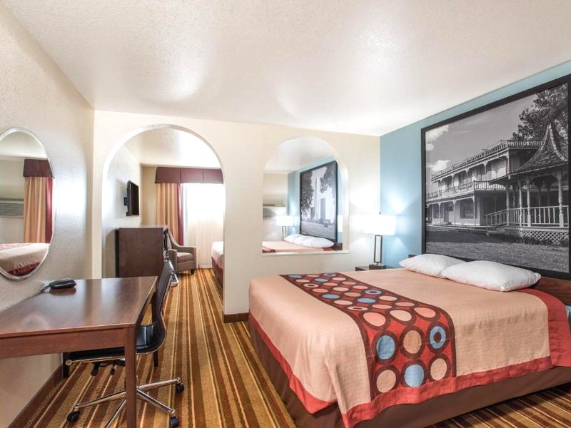 スーパー 8 バイ ウィンダム クレアモア オクラホマ (Super 8 By Wyndham Claremore Ok)の写真