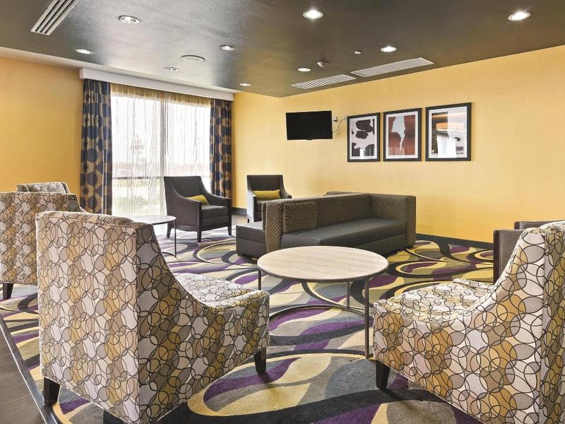 La Quinta Inn & Suites by Wyndham Lulingの写真